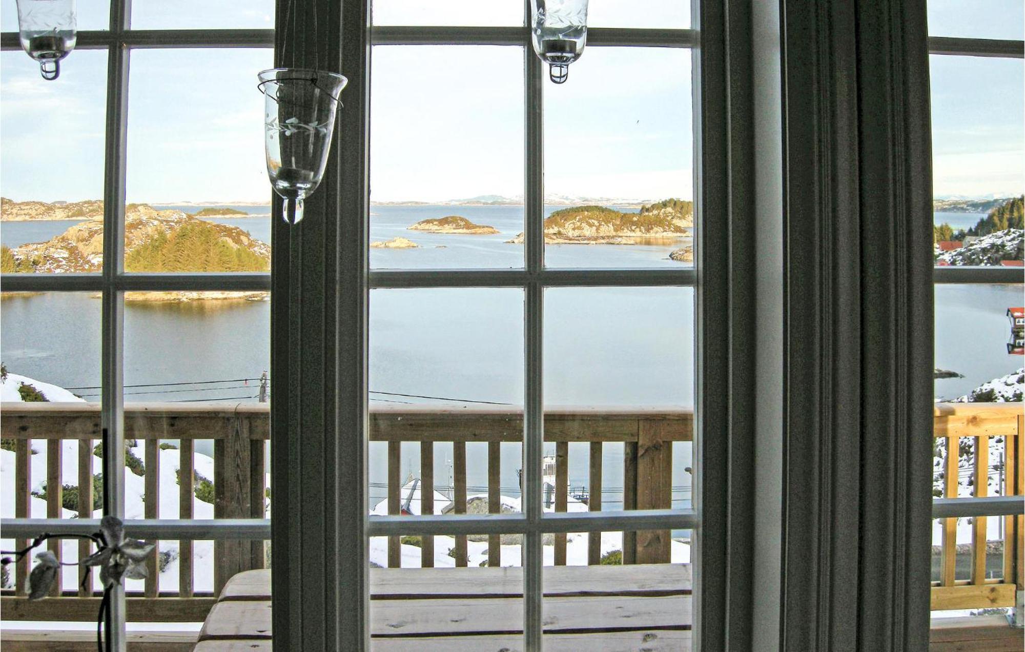 Gorgeous Home In Bekkjarvik With Wifi Экстерьер фото